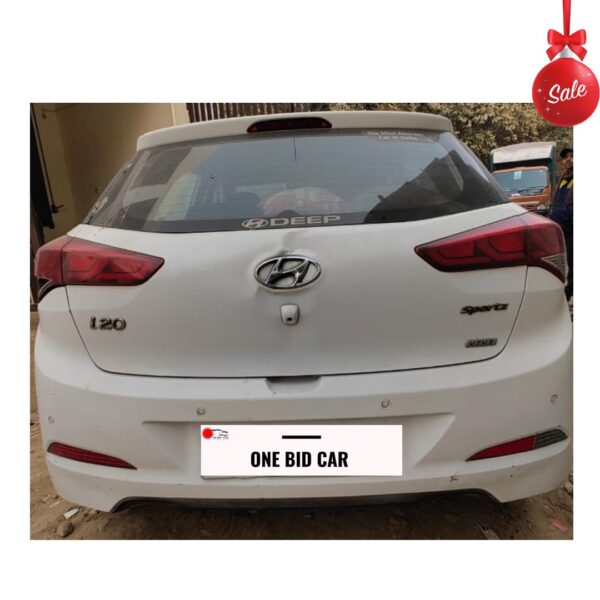 Hyundai i20 Sportz (Petrol) 2015 - Stylish and Reliable Hatchback - Image 3