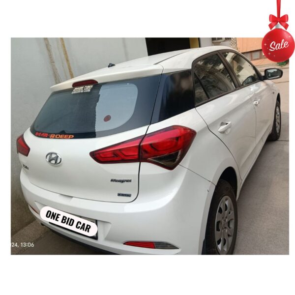 Hyundai i20 Sportz (Petrol) 2015 - Stylish and Reliable Hatchback - Image 5