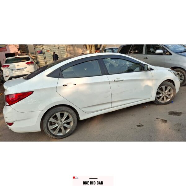 Hyundai Verna SX Petrol (2012) - Image 3